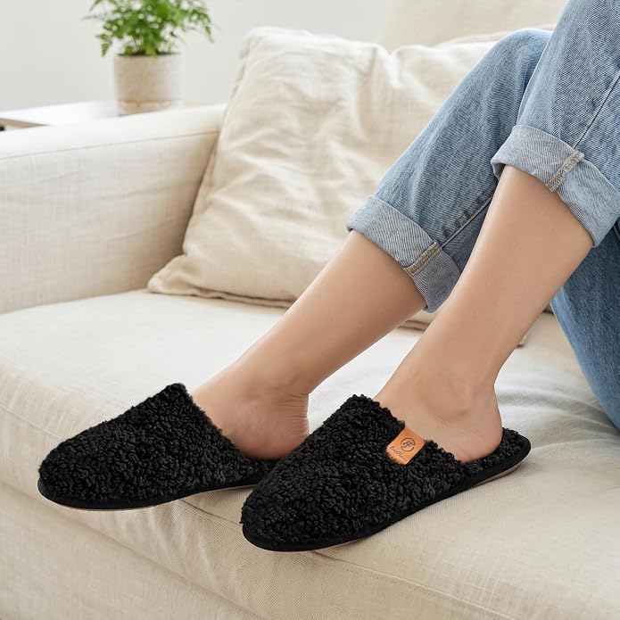 EverFoams Women's Fuzzy Slippers Cozy House Shoes Black 11-12 US